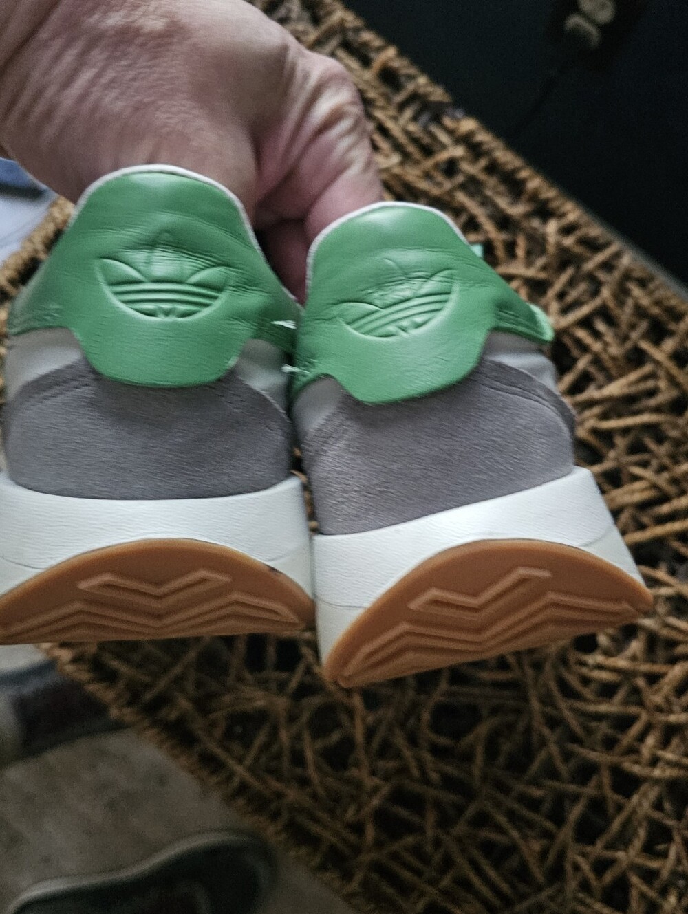 Adidas Men’s White Sneakers with Green Stripes and Mint Laces Mens 11 - Picture 6 of 8